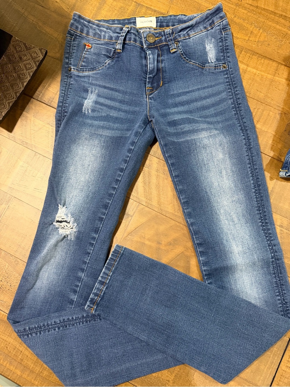 Hudson Jeans Kids Medium Blue Stretch Skinny Jeans with Button-Flap Back Pockets - Picture 2 of 5